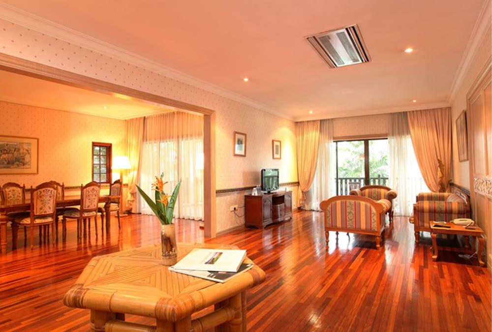 Mines 4* Seri Kembangan